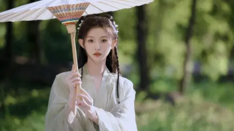 万达广场女子坠亡