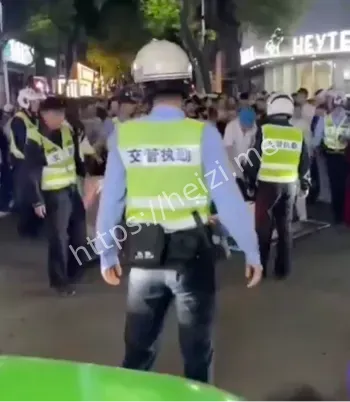 当街火拼