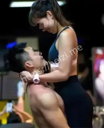 女银行高管