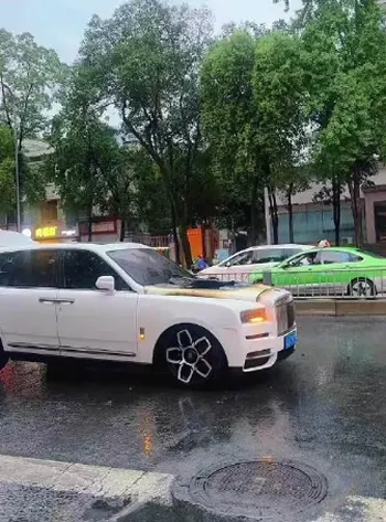 情侣吵架