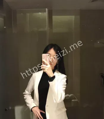 邓瑾萱