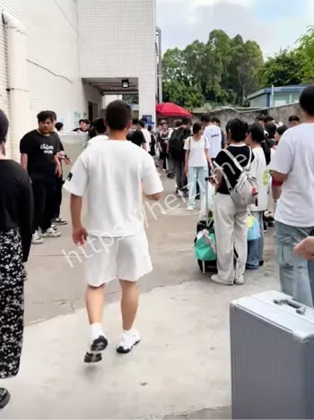 黑中介
