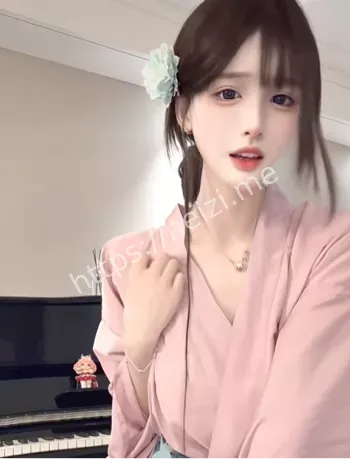 高颜值反差妹