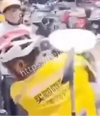 当街对峙