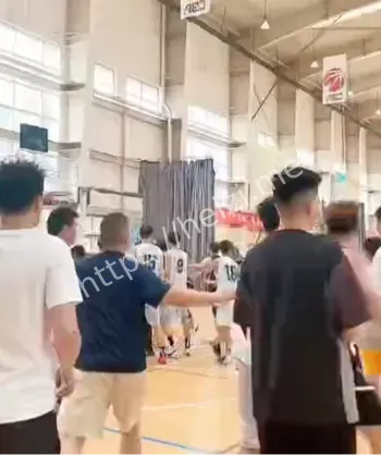 篮球比赛冲突