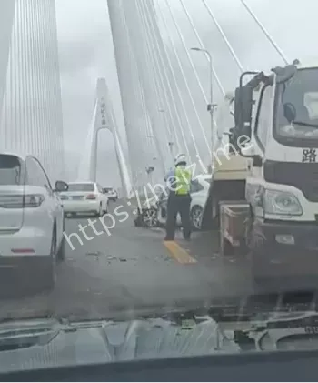 海口世纪大桥车祸
