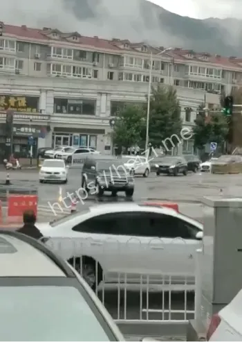 路面塌陷