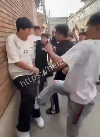 拍摄讥讽