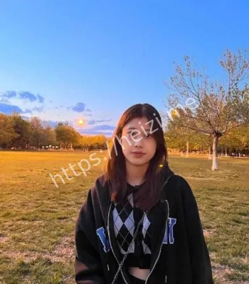 文静女孩私下大胆