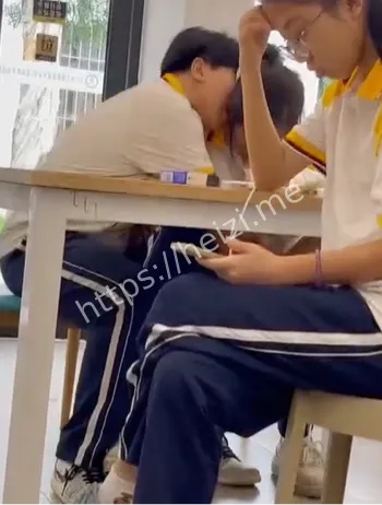 校园旁观同学震惊