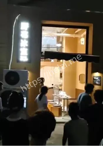 抖音晒小男生合照