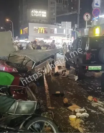 江汉路撞人事件