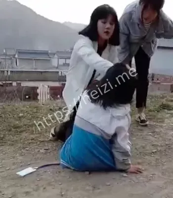 再现校园霸凌