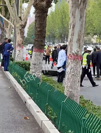 清扫车陷落