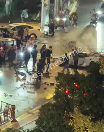 迈凯伦GT撞护栏