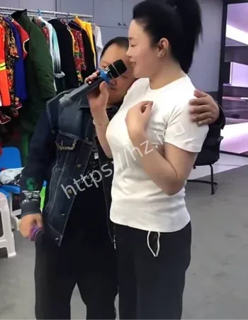 唐鉴军前妻直播曝光