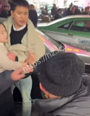 大爷路见不平出手