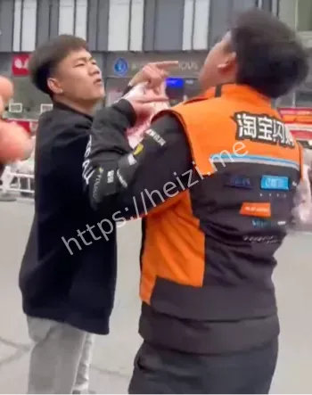 好心女子劝架被捅