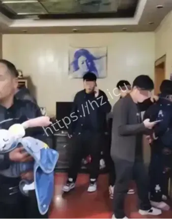 25年父母村口等娃