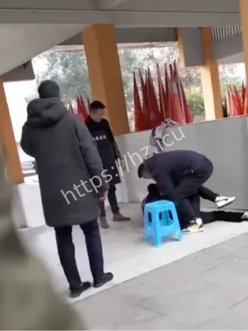 学生拒绝剪发被老师打伤