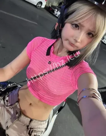 高颜值反差网红