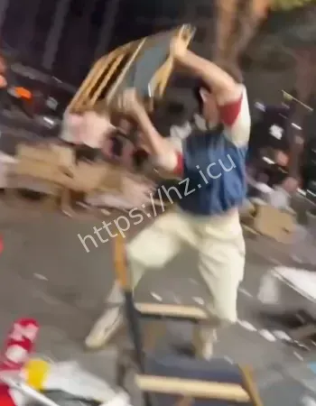 烧烤摊板凳大作战