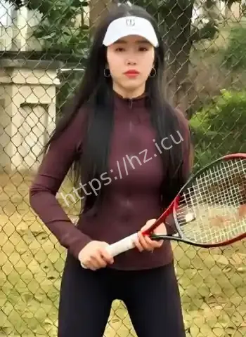 人妻深夜带教练回家偷情