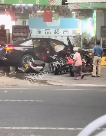 开车致女友截瘫