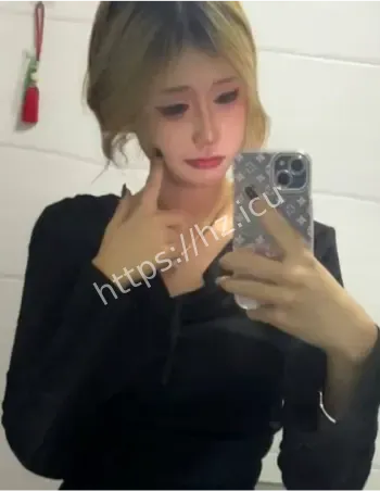 王悦清纯乖乖女人设