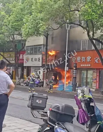 火势迅速蔓延